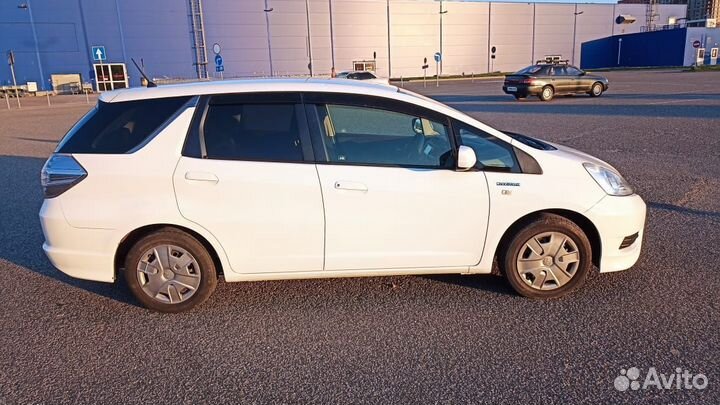 Honda Fit Shuttle 1.5 CVT, 2012, 100 000 км
