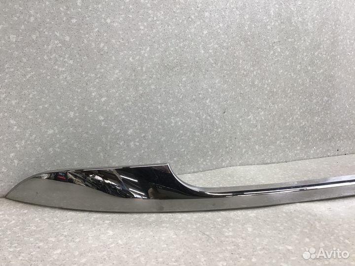 Молдинг заднего бампера центральный Renault Kaptur