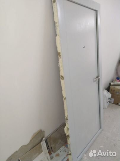 Дверь входная металлическая левая б/у