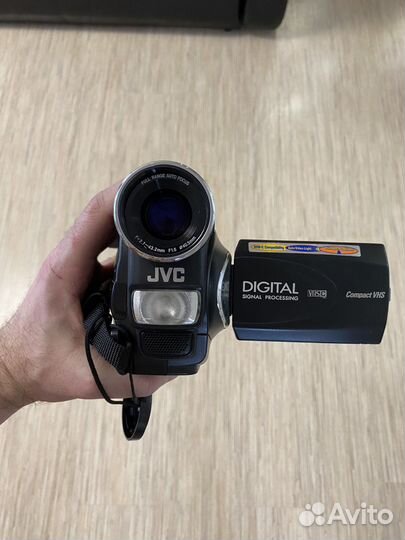 Видеокамера JVC 700x