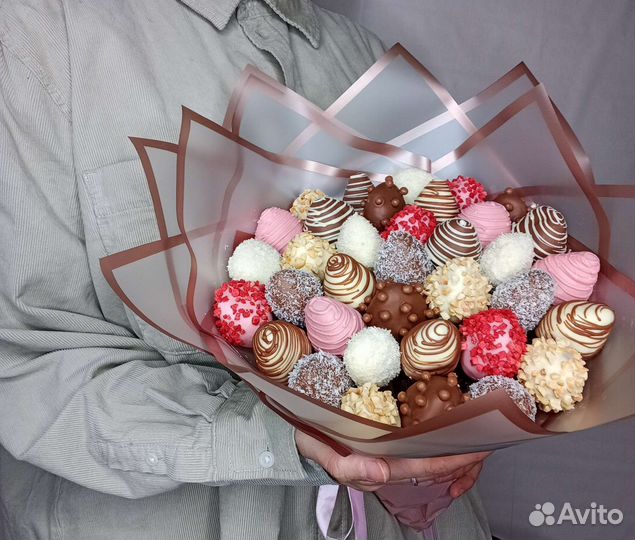 Клубника в шоколаде подарочные букеты