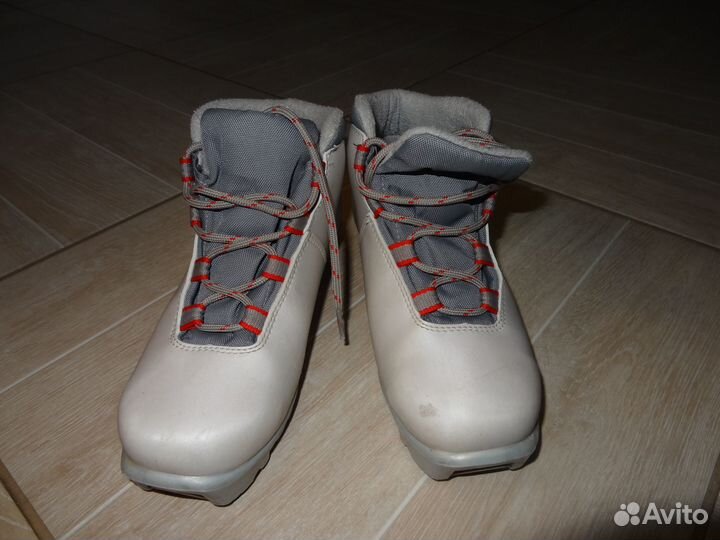 Лыжные ботинки разм.36 NNN