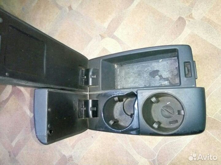 Подлокотник audi Q7 2006 г