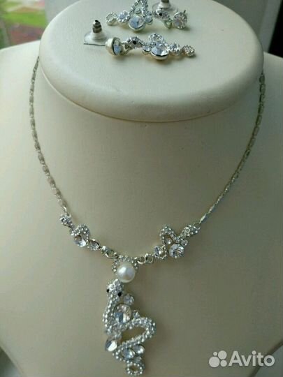 Колье и серьги