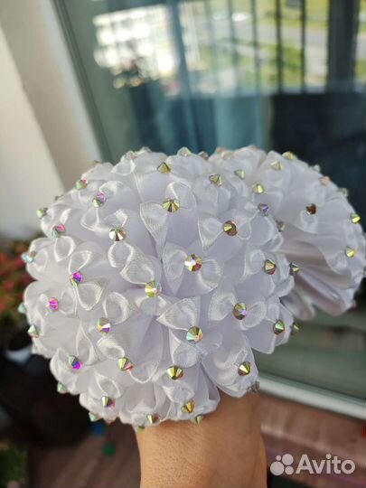 Банты нарядные со стразами