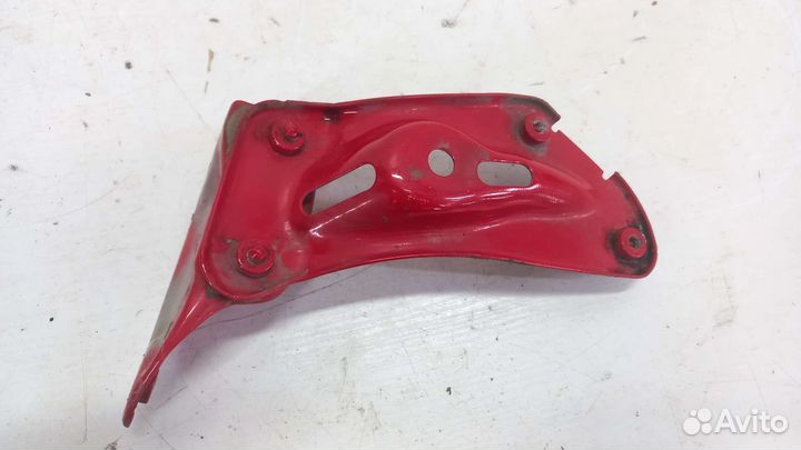 Кронштейн крыла правый Skoda Octavia A5