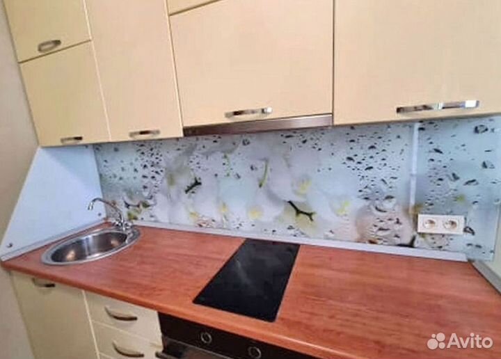 Стеклянный фартук на кухню