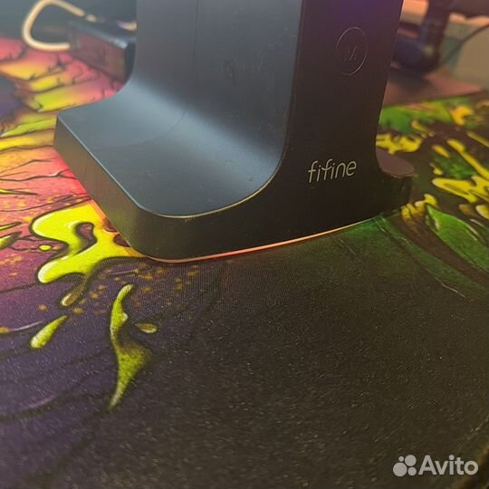 Держатель для наушников