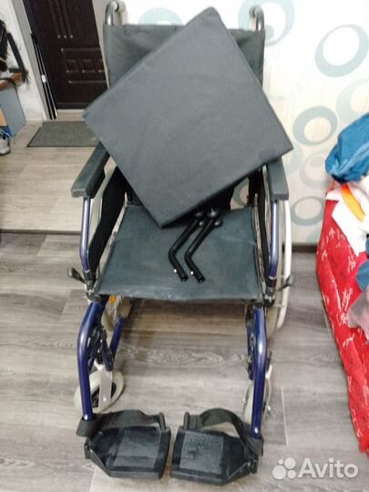 Кресло коляска для инвалидов