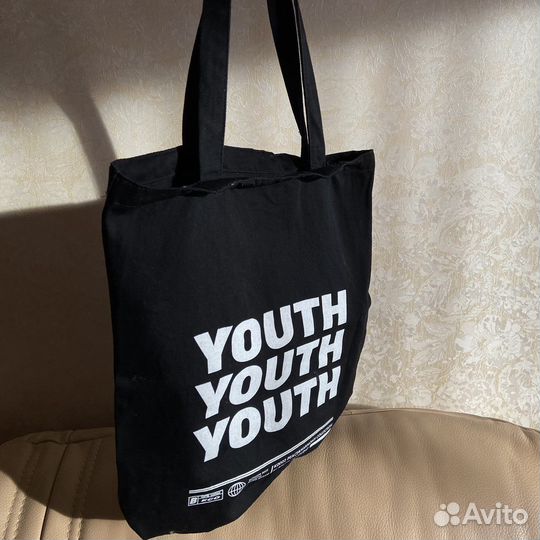 Эстетичный черный шоппер