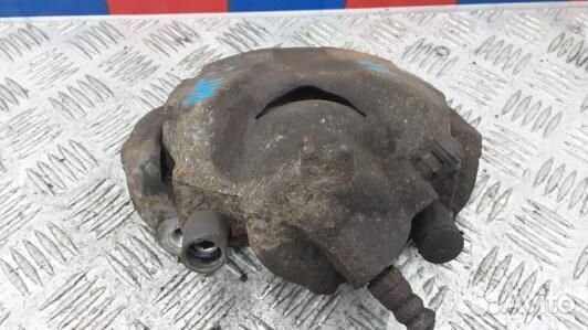 Суппорт тормозной передний правый renault megane 3