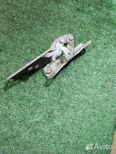 Петля капота правая Hyundai Sonata