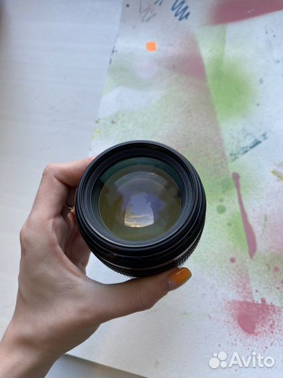 Объектив Canon EF 85mm f/1.8