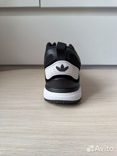 Кроссовки Adidas zx 700 hd лето