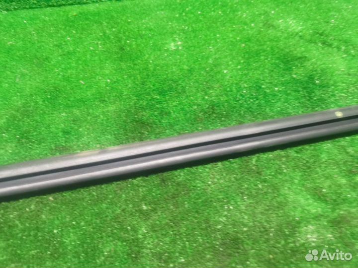 Молдинг стекла передний правый Ford Mondeo 4