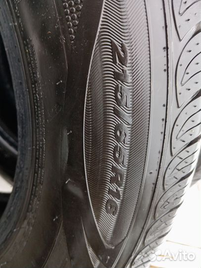 Roadstone SV754 5.60/65 R16 и 215/65 R19.5 116R