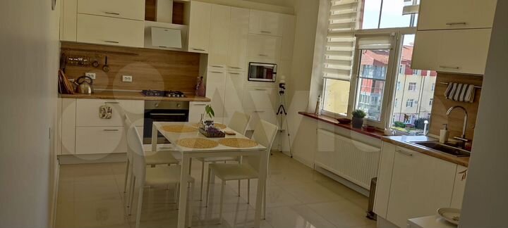 3-к. квартира, 101 м², 4/4 эт.