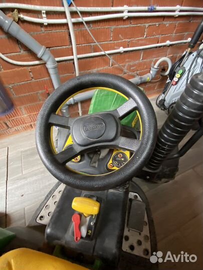 Детский трактор Peg-Perego John Deere Force