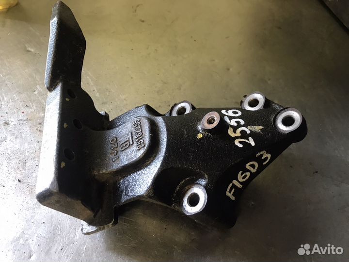 Кронштейн опоры двс правый F16D3 Chevrolet Cruze