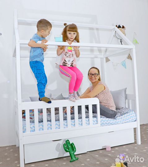 Детская кровать домик