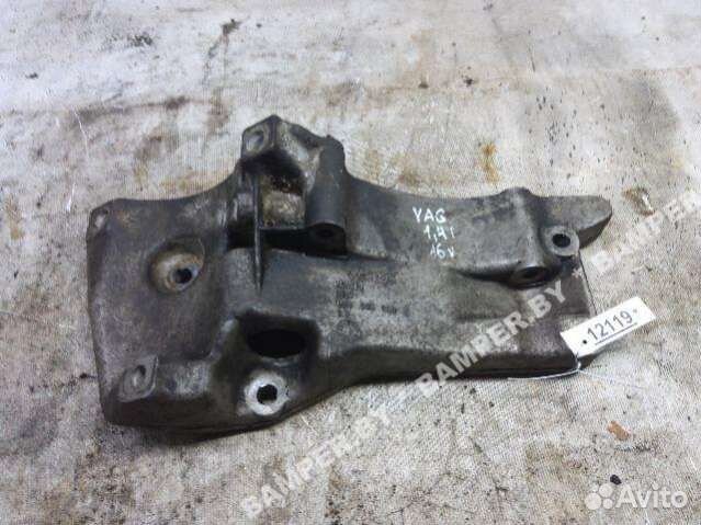 Кронштейн генератора Seat Toledo 036145169g