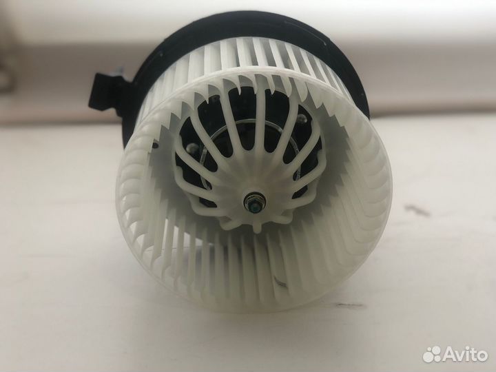 Моторчик отопителя без кондиционера Renault Logan