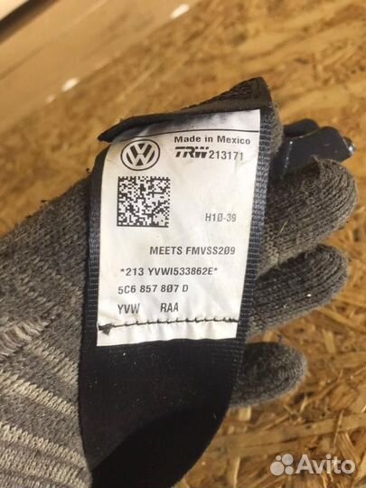 Ремень безопасности задний Volkswagen Jetta 6 1.8