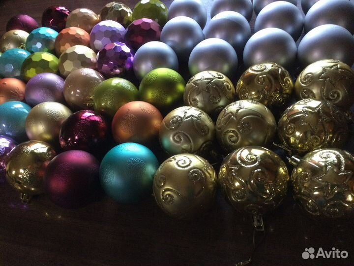 Елочные игрушки, более 100 штук, пластик