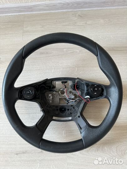 Руль Форд Фокус с кнопками и проводкой