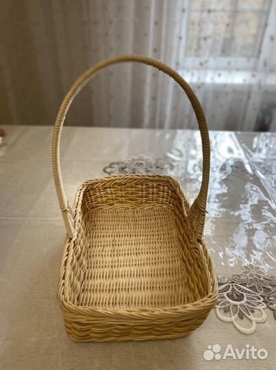 Корзина плетеная