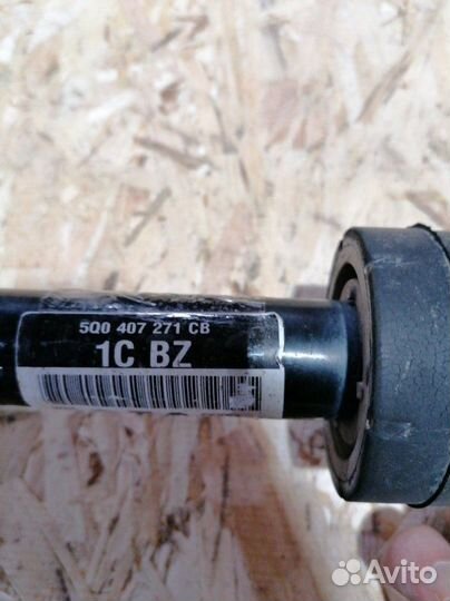 Полуось (привод) левый Golf 7 Audi A3