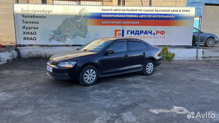 Ремень безопасности задний левый Volkswagen Jetta
