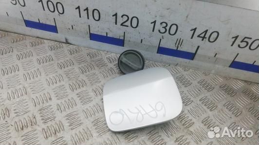 Лючок бака toyota RAV 4 ZCA2 (6AR10IC01)