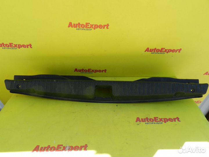 Обшивка задней панели,багажника LADA X-Ray