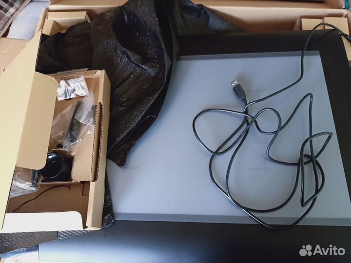 Графический планшет Intuos 4 XL A3 PTK-1240-D