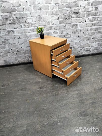 Тумба на колёсах, приставная