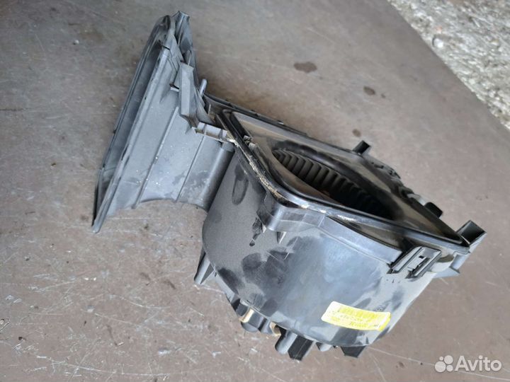 Моторчик печки на Cadillac bls