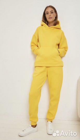 Спортивный костюм женский