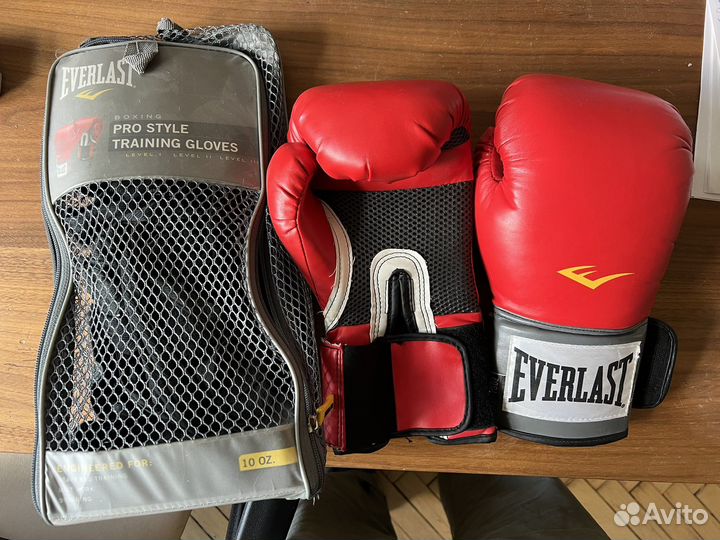 Боксерские перчатки everlast 10 oz
