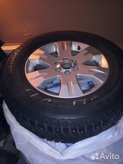 R17 Bridgestone Blizzak Nordic 255/65, PCD 6x114.3 DIA 56.1