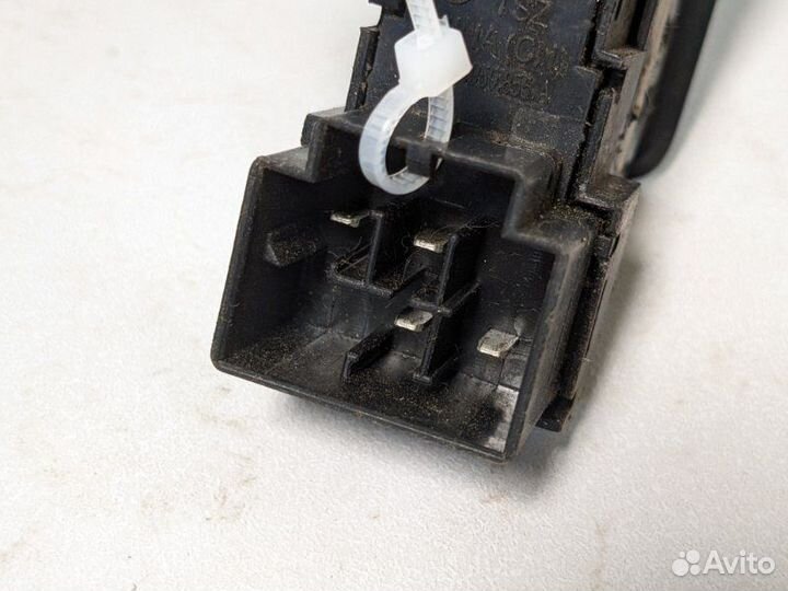 Кнопка стеклоподъемника Vw Polo CWV 2016