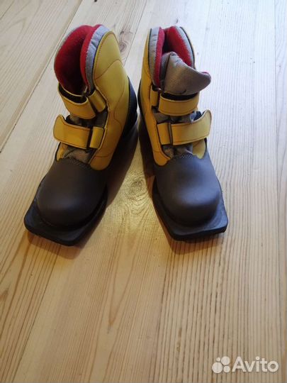 Лыжные ботинки, 33 р