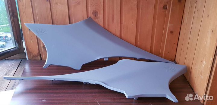 Обшивки стоек задние Toyota Camry 70