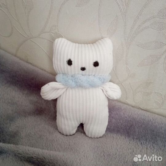 Игрушка медвежонок с шарфиком