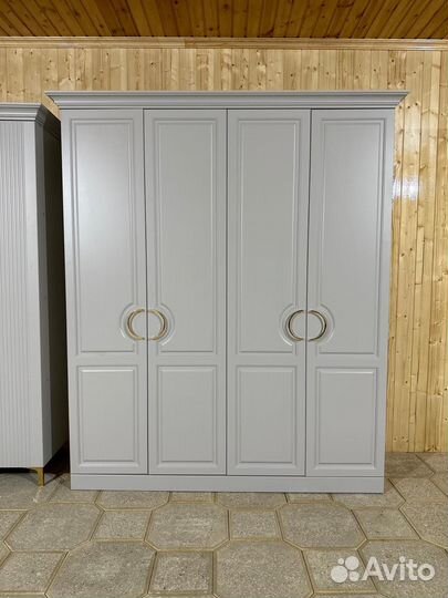 Шкаф