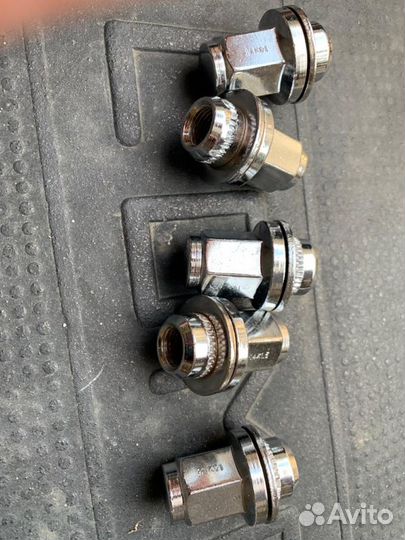 Гайки колесные 14х1.5 toyota land cruiser \lexus н