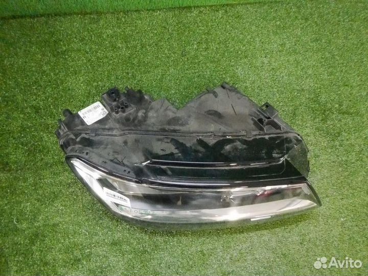 Фара правая Volkswagen Tiguan