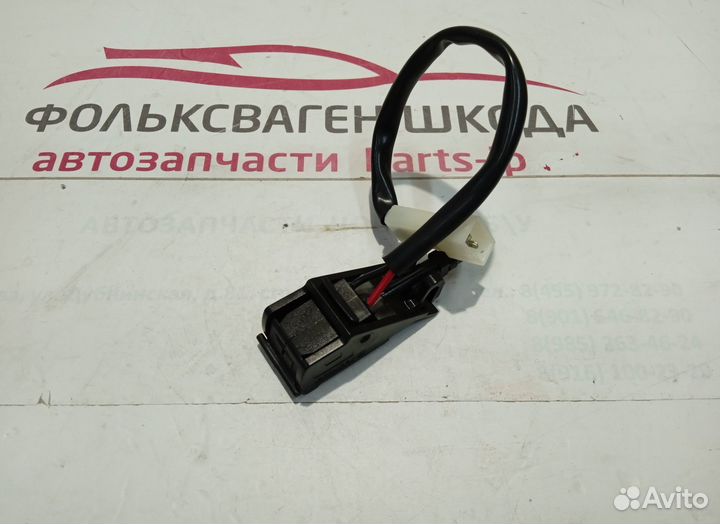 Форсунка лобового стекла с подогревом Volkswagen