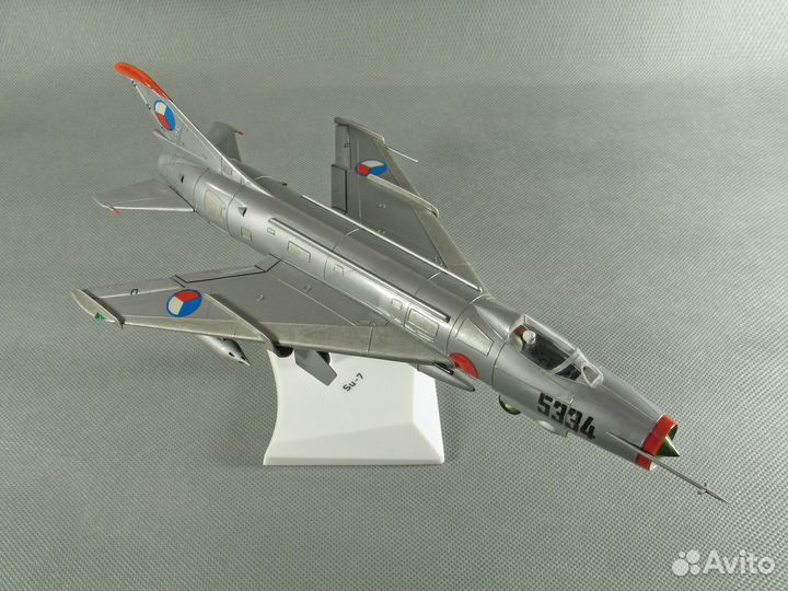 Модель Су-7 истребитель-бомбардировщик Plasticart