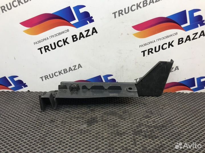 Накладка порога левая Iveco Stralis